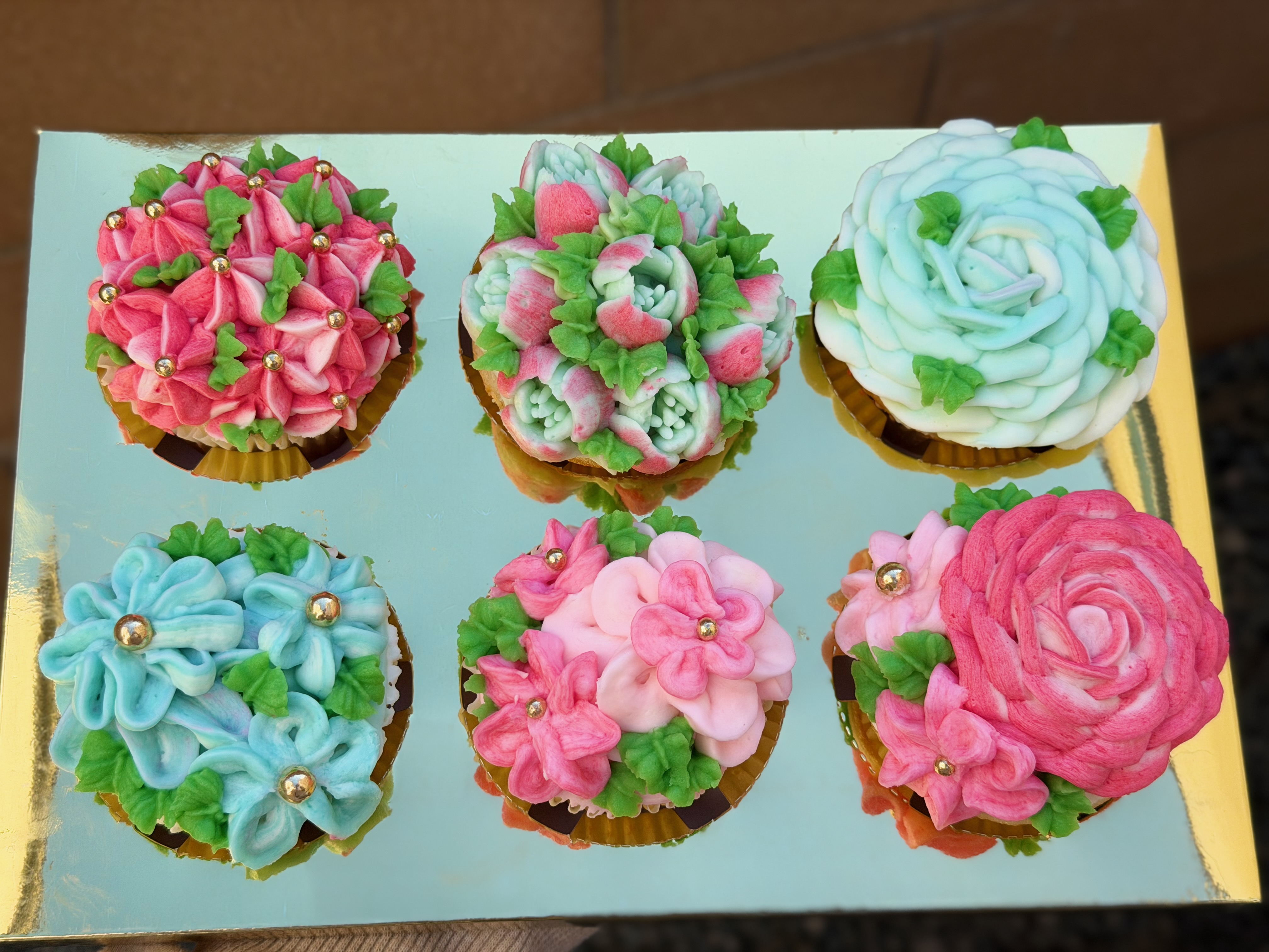Floral cupcakes